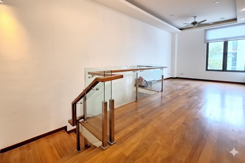 Semi-Detached House for Sale in Seri Kembangan (Selangor) - Lily Siow - 2nd Family Hall - PropertyGuru.com.my