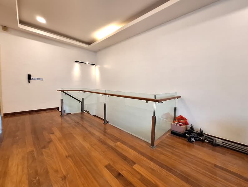 Semi-Detached House for Sale in Seri Kembangan (Selangor) - Lily Siow - 2nd Family Hall - PropertyGuru.com.my
