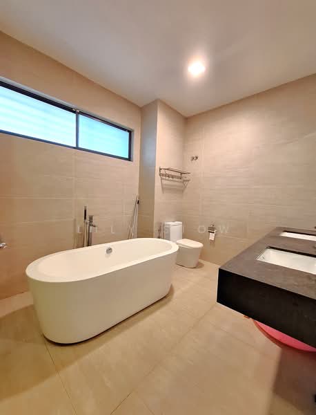Semi-Detached House for Sale in Seri Kembangan (Selangor) - Lily Siow - Bathroom - PropertyGuru.com.my