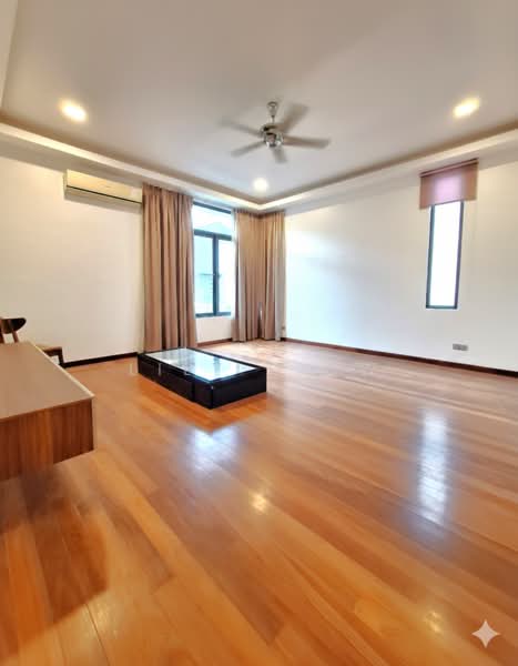 Semi-Detached House for Sale in Seri Kembangan (Selangor) - Lily Siow - Bedroom - PropertyGuru.com.my