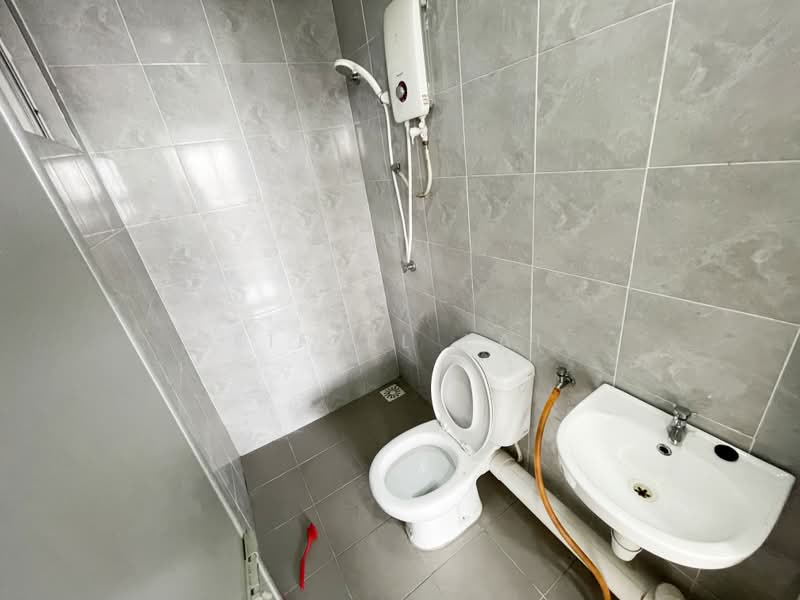 Pangsapuri untuk Disewa di Blok A & B, Pangsapuri Putra Impian - Eiffel Lai - Bathroom - PropertyGuru.com.my