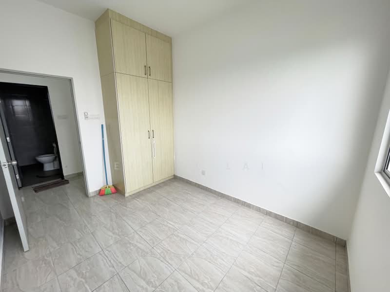 Pangsapuri untuk Disewa di Blok A & B, Pangsapuri Putra Impian - Eiffel Lai - Bathroom - PropertyGuru.com.my