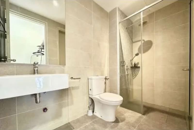 Servis Apartment untuk Dijual di Bali Residences - CHIN FN - Bathroom - PropertyGuru.com.my