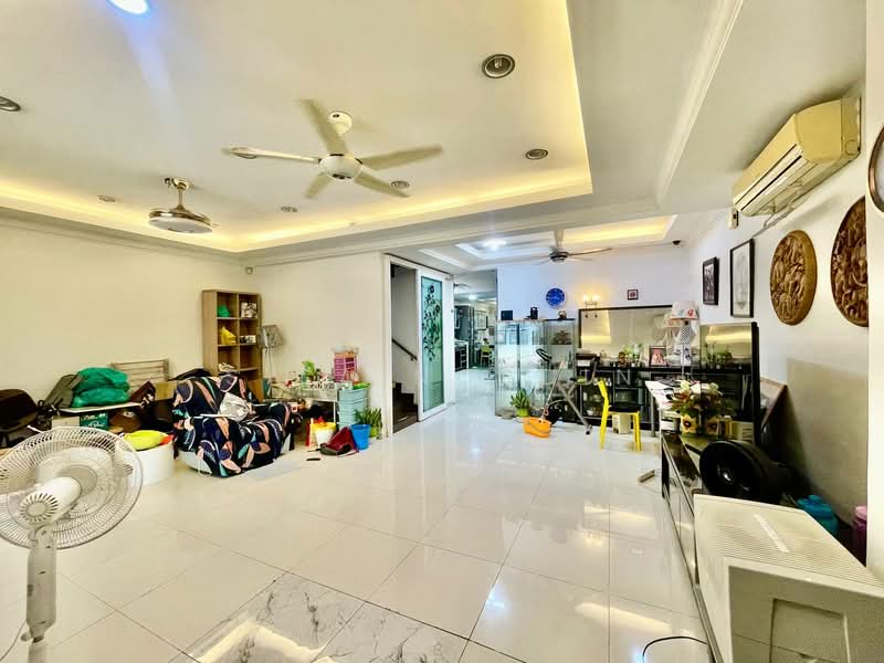 Rumah Teres 2 Tingkat untuk Dijual di Taman Mutiara Indah (Puchong) - Sa'a Nordin - Living Room - PropertyGuru.com.my