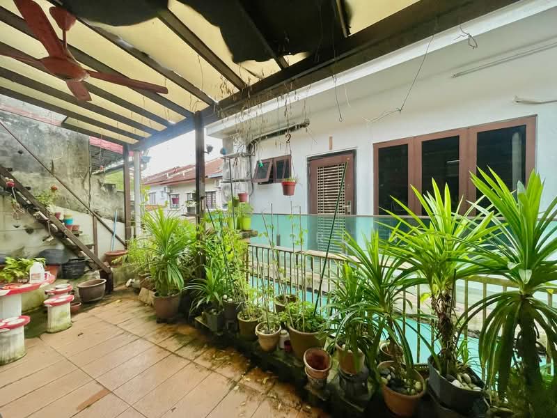 Rumah Teres 2 Tingkat untuk Dijual di Taman Mutiara Indah (Puchong) - Sa'a Nordin - Balcony - PropertyGuru.com.my
