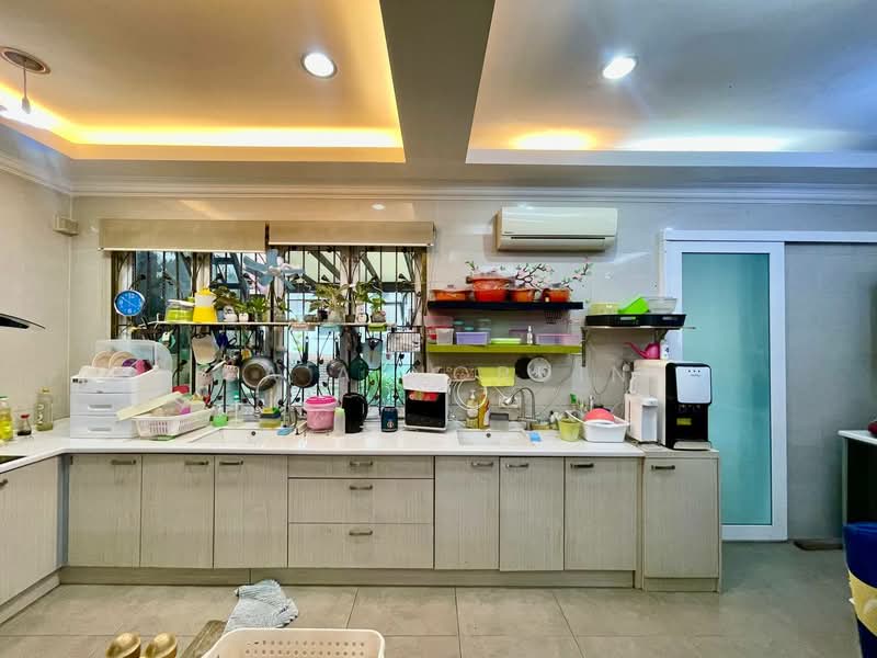 Rumah Teres 2 Tingkat untuk Dijual di Taman Mutiara Indah (Puchong) - Sa'a Nordin - Kitchen - PropertyGuru.com.my