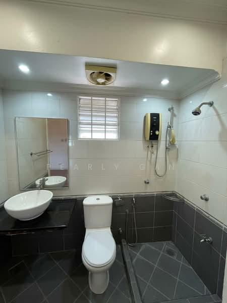 Rumah Teres 2 Tingkat untuk Dijual di Usj 5 (Subang Jaya) - Pearly Gan - Bathroom - PropertyGuru.com.my