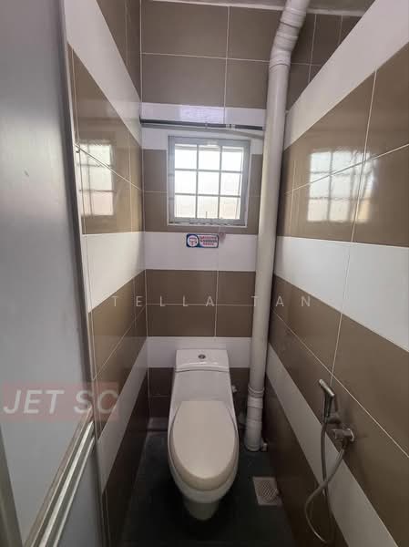 Kedai / Pejabat untuk Disewa di Taman Chi Liung (Klang) - Stella Tan - Bathroom - PropertyGuru.com.my
