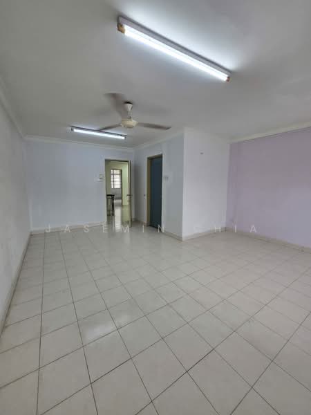 Rumah Teres 2.5 Tingkat untuk Disewa di Laman Rimbunan (Kepong) - Jasemin Chia - Living Room - PropertyGuru.com.my
