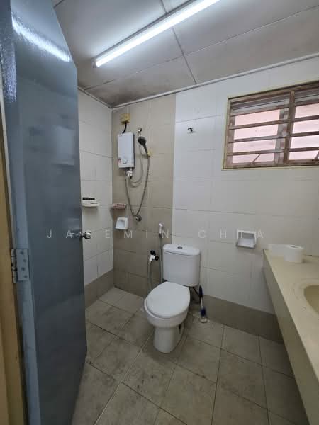 Rumah Teres 2.5 Tingkat untuk Disewa di Laman Rimbunan (Kepong) - Jasemin Chia - Bathroom - PropertyGuru.com.my