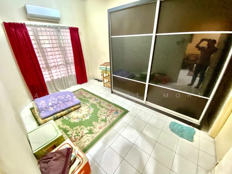 Rumah Teres 1 Tingkat untuk Dijual di Taman Pelangi Semenyih (Semenyih) - Maizura binti Mohd Darus - Bedroom - PropertyGuru.com.my
