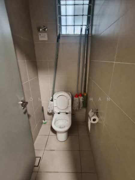 Kedai / Pejabat untuk Dijual di Bandar Kinrara Seksyen 5 (Bandar Kinrara) - Edmund Chan - Bathroom - PropertyGuru.com.my