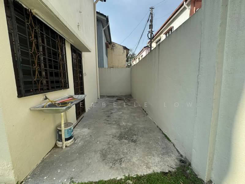 2-storey Terraced House for Sale in Bandar Putra Permai (Seri Kembangan) - Roseabelle Low - Exterior - PropertyGuru.com.my