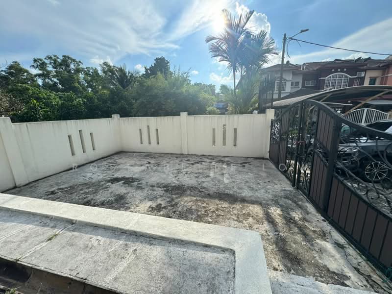 2-storey Terraced House for Sale in Bandar Putra Permai (Seri Kembangan) - Roseabelle Low - Exterior - PropertyGuru.com.my