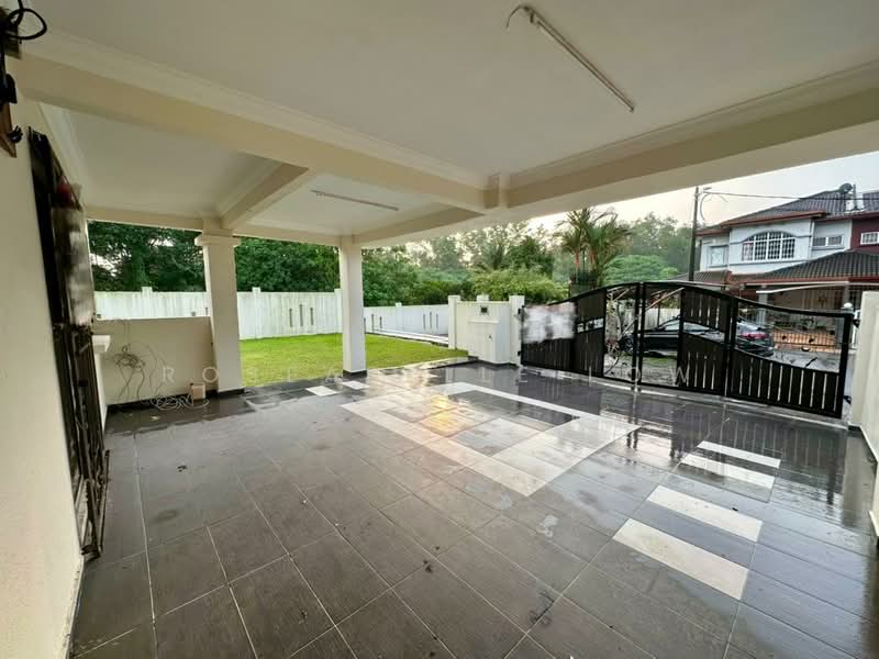 2-storey Terraced House for Sale in Bandar Putra Permai (Seri Kembangan) - Roseabelle Low - Exterior - PropertyGuru.com.my