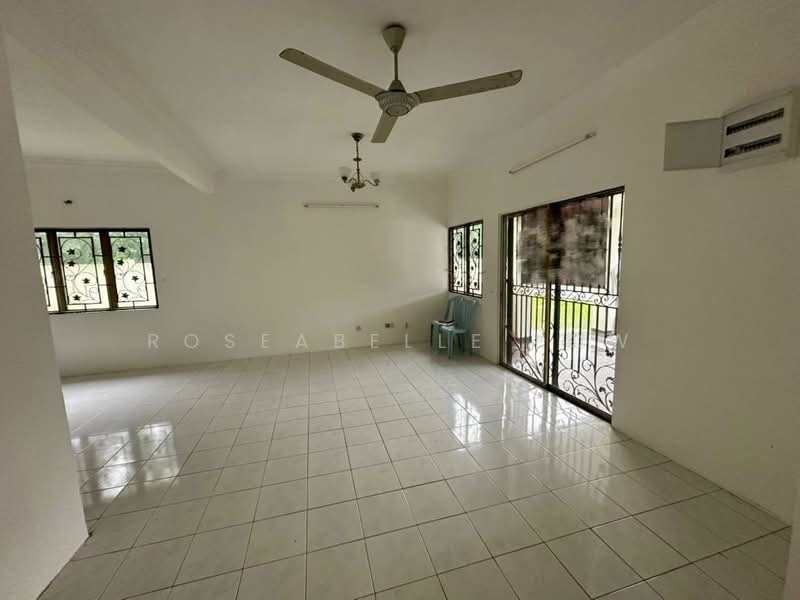 2-storey Terraced House for Sale in Bandar Putra Permai (Seri Kembangan) - Roseabelle Low - Living Room - PropertyGuru.com.my