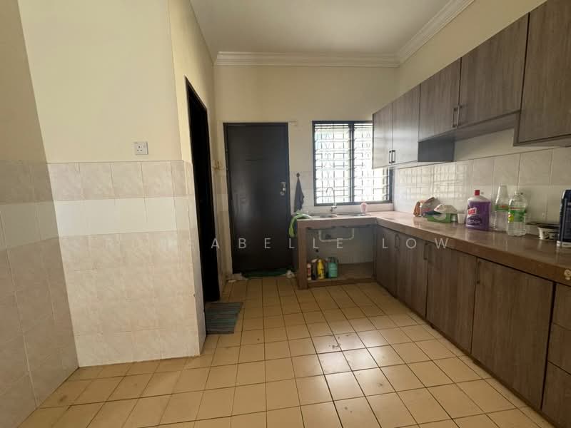 2-storey Terraced House for Sale in Bandar Putra Permai (Seri Kembangan) - Roseabelle Low - Kitchen - PropertyGuru.com.my