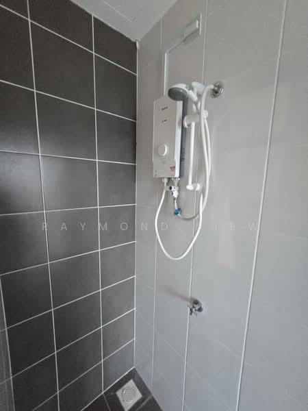 Service Residence for Sale at The Zizz @ Damansara North - Raymond Siew - Bathroom - PropertyGuru.com.my