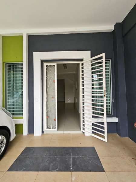 2-storey Terraced House for Rent in Bandar Warisan Puteri (Seremban) - Jacob Simmon - Entrance - PropertyGuru.com.my