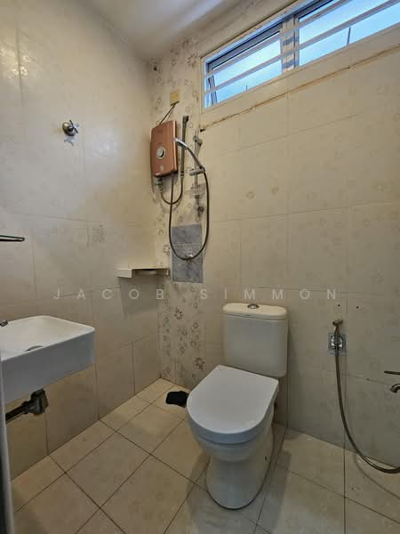 2-storey Terraced House for Rent in Bandar Warisan Puteri (Seremban) - Jacob Simmon - Bathroom - PropertyGuru.com.my