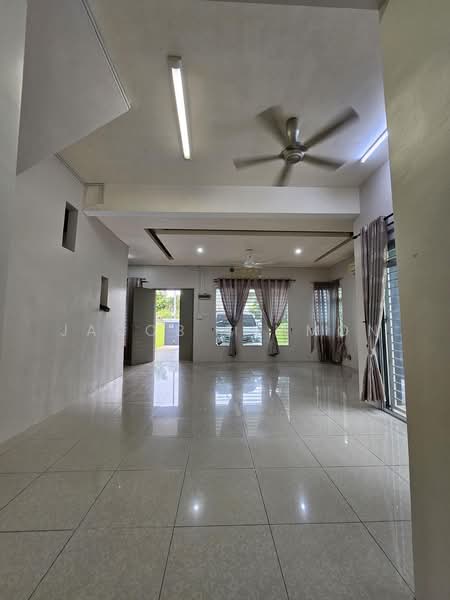 2-storey Terraced House for Rent in Bandar Warisan Puteri (Seremban) - Jacob Simmon - Living Room - PropertyGuru.com.my
