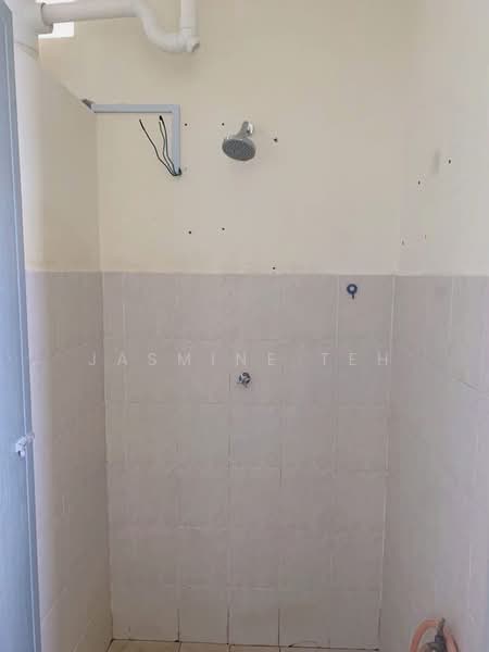 Pangsapuri untuk Dijual di Sri Saujana - Jasmine Teh - Bathroom - PropertyGuru.com.my
