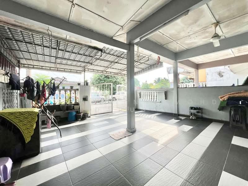 1-storey Terraced House for Sale in Bandar Rinching (Semenyih) - Maizura binti Mohd Darus - Exterior - PropertyGuru.com.my