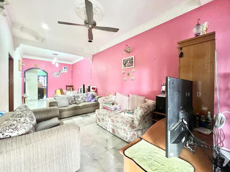 1-storey Terraced House for Sale in Bandar Rinching (Semenyih) - Maizura binti Mohd Darus - Living Room - PropertyGuru.com.my