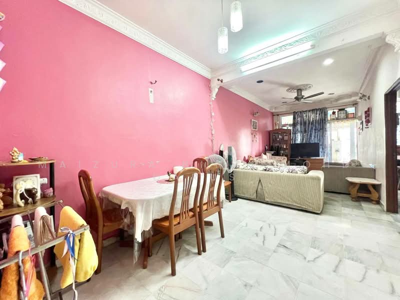 1-storey Terraced House for Sale in Bandar Rinching (Semenyih) - Maizura binti Mohd Darus - Living Room - PropertyGuru.com.my
