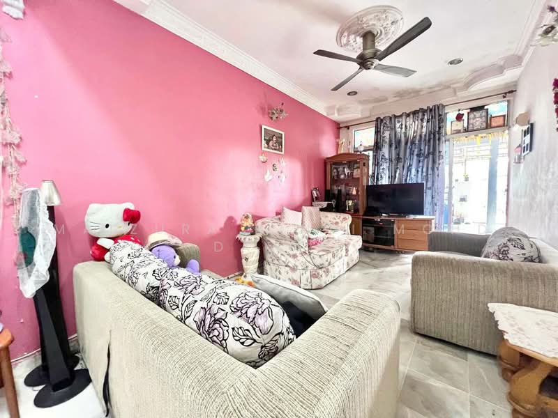 1-storey Terraced House for Sale in Bandar Rinching (Semenyih) - Maizura binti Mohd Darus - Living Room - PropertyGuru.com.my