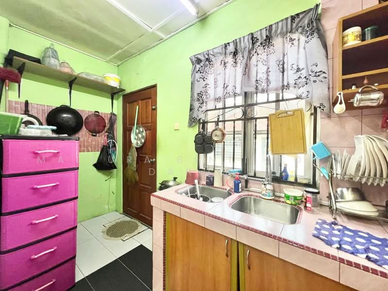 1-storey Terraced House for Sale in Bandar Rinching (Semenyih) - Maizura binti Mohd Darus - Kitchen - PropertyGuru.com.my