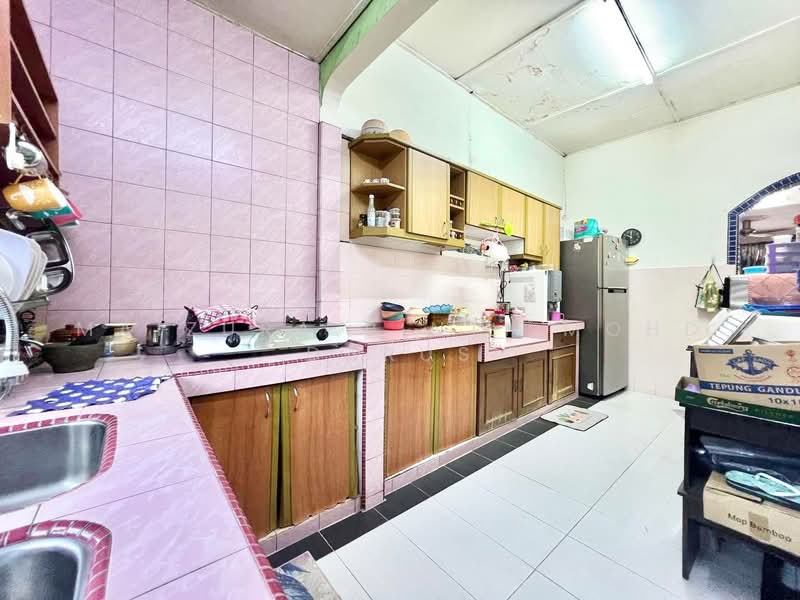 1-storey Terraced House for Sale in Bandar Rinching (Semenyih) - Maizura binti Mohd Darus - Kitchen - PropertyGuru.com.my