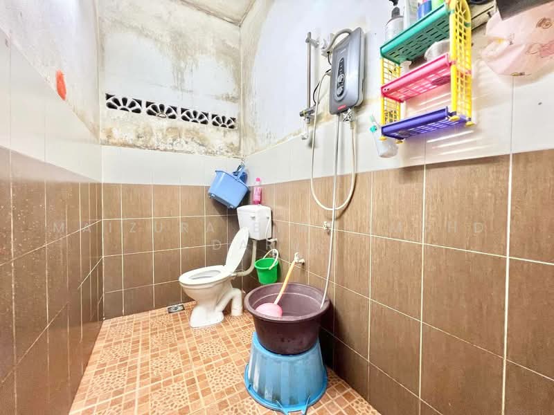 1-storey Terraced House for Sale in Bandar Rinching (Semenyih) - Maizura binti Mohd Darus - Bathroom - PropertyGuru.com.my