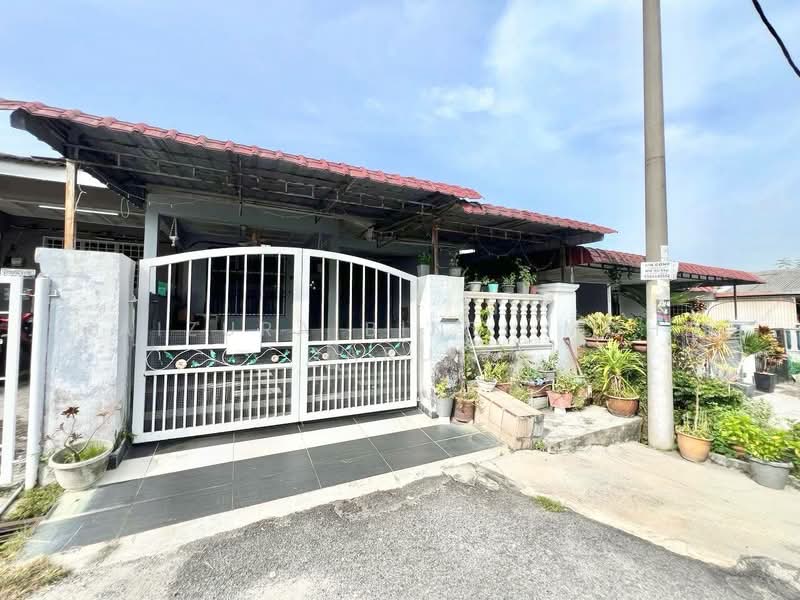 1-storey Terraced House for Sale in Bandar Rinching (Semenyih) - Maizura binti Mohd Darus - Exterior - PropertyGuru.com.my