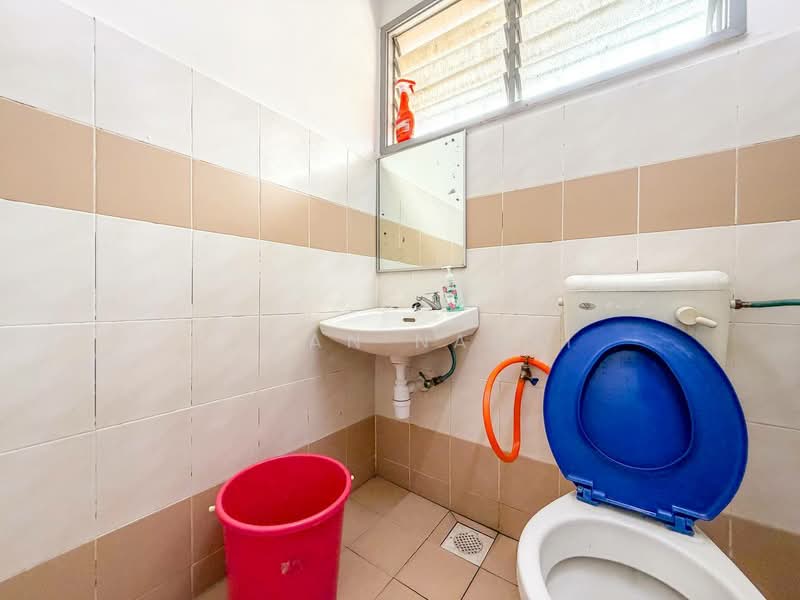 Rumah Teres 2 Tingkat untuk Dijual di Sungai Buloh (Selangor) - Ilman Nahri - Bathroom - PropertyGuru.com.my