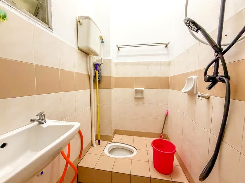 Rumah Teres 2 Tingkat untuk Dijual di Sungai Buloh (Selangor) - Ilman Nahri - Bathroom - PropertyGuru.com.my