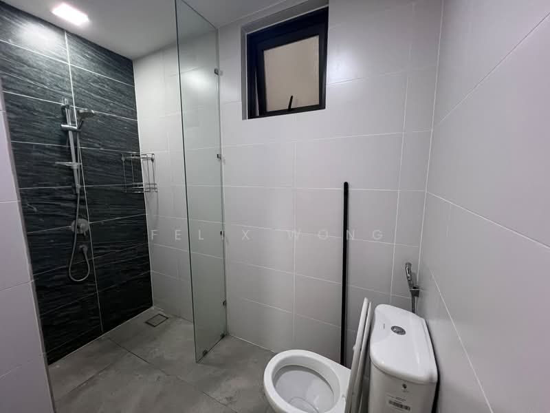 Servis Apartment untuk Disewa di Pearl Suria - Felix Wong - Bathroom - PropertyGuru.com.my