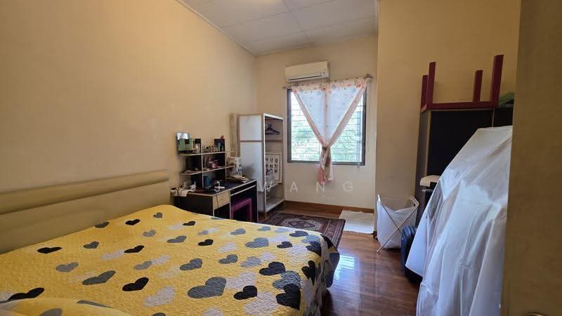 2-storey Terraced House for Sale in Kota Kemuning (Shah Alam) - J J - Bedroom - PropertyGuru.com.my