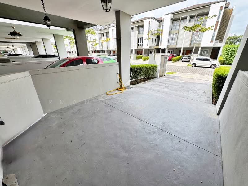 Rumah Bandar untuk Dijual di Kajang (Selangor) - Herman Sazwan Nor Rahim - Porch - PropertyGuru.com.my