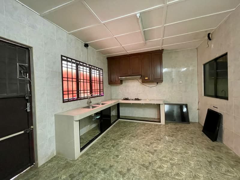 2-storey Terraced House for Sale in Perkampungan Semambu Baru (Kuantan) - Alan Tan - Kitchen - PropertyGuru.com.my