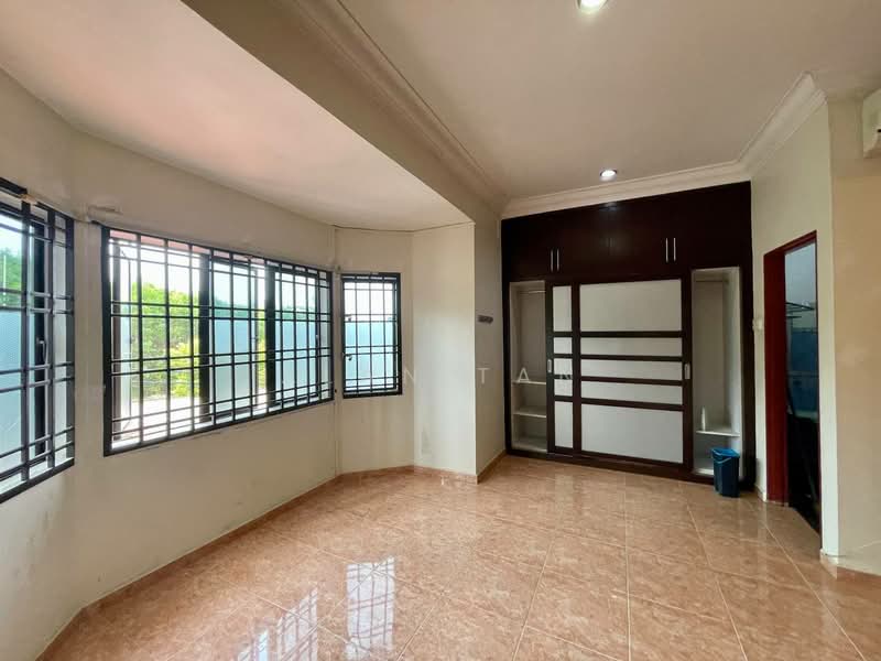 2-storey Terraced House for Sale in Perkampungan Semambu Baru (Kuantan) - Alan Tan - Master Bedroom - PropertyGuru.com.my