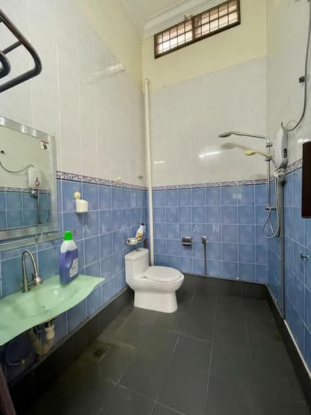 2-storey Terraced House for Sale in Perkampungan Semambu Baru (Kuantan) - Alan Tan - Bathroom - PropertyGuru.com.my
