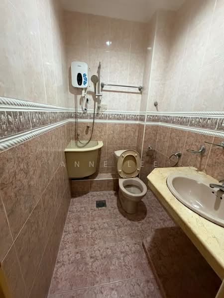 Rumah Teres 2 Tingkat untuk Dijual di Jelutong (Penang) - Anne Lee - Bathroom - PropertyGuru.com.my