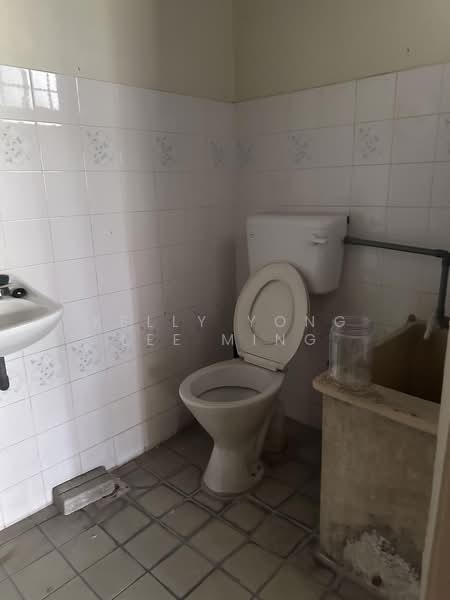 Apartment for Sale at Medan Batu Caves - Kelly Yong Lee Ming - Bathroom - PropertyGuru.com.my