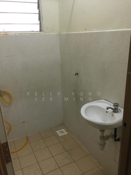 Apartment for Sale at Pangsapuri Mega Indah - Kelly Yong Lee Ming - Bathroom - PropertyGuru.com.my