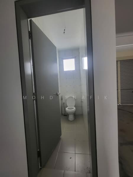 Shop / Office for Rent in Bandar Baru Bangi (Selangor) - Mohd Shafik - Bathroom - PropertyGuru.com.my