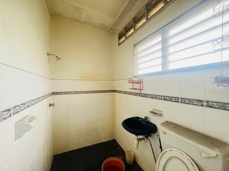 1-storey Terraced House for Sale in Taman Peringgit Jaya (Melaka City) - Ramona Tan - Bathroom - PropertyGuru.com.my