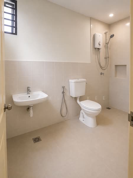 Bungalow Land for Sale in Bandar Tasik Senangin (Lenggeng) - Jacklly Kee - Bathroom - PropertyGuru.com.my