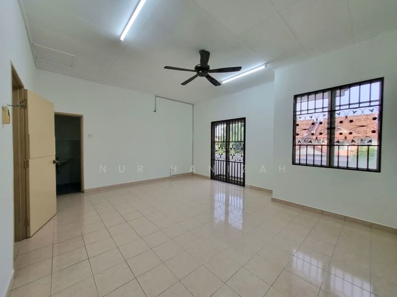 2-storey Terraced House for Sale in Bandar Puncak Alam (Puncak Alam) - Nur Hanizah - PropertyGuru.com.my