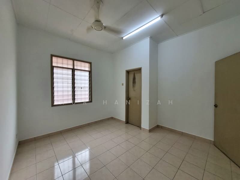 2-storey Terraced House for Sale in Bandar Puncak Alam (Puncak Alam) - Nur Hanizah - PropertyGuru.com.my
